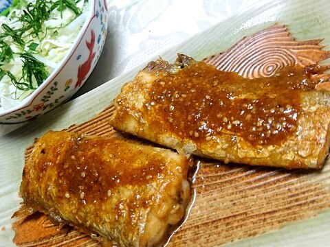太刀魚の胡麻バター醤油焼き